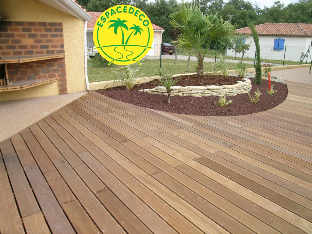 Société d'aménagement extérieur pour votre terrasse, vos maçonneries et créations de jardin.