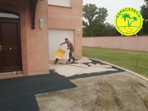 Un chantier Espacedeco avec plaques alvéolaires 