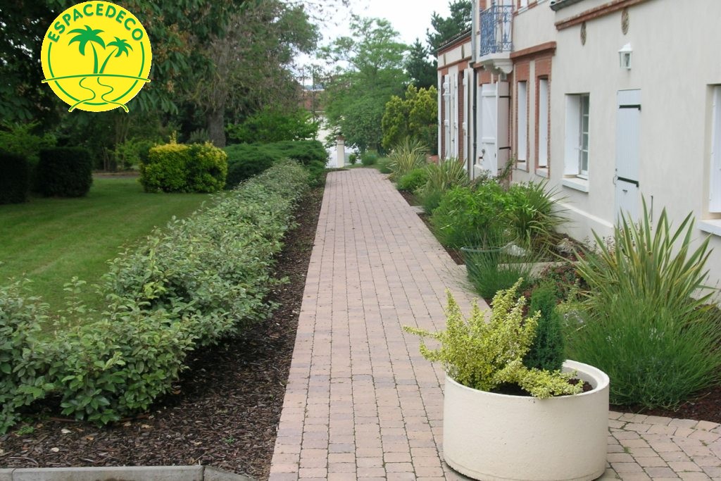 Avant - aménagement d'entrée à Colomiers