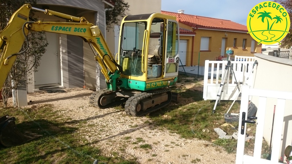 Avant - mise en oeuvre d'une piscine avec notre partenaire ANT piscine à Castanet-Tolosan