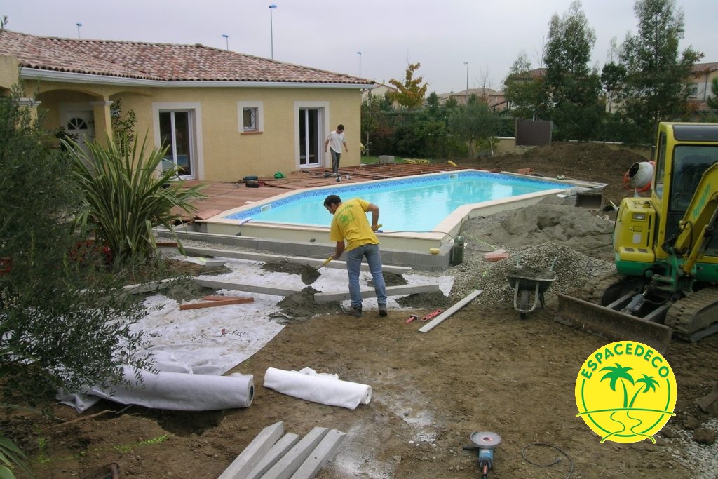 Pose d'un géotextile par Espacedéco.