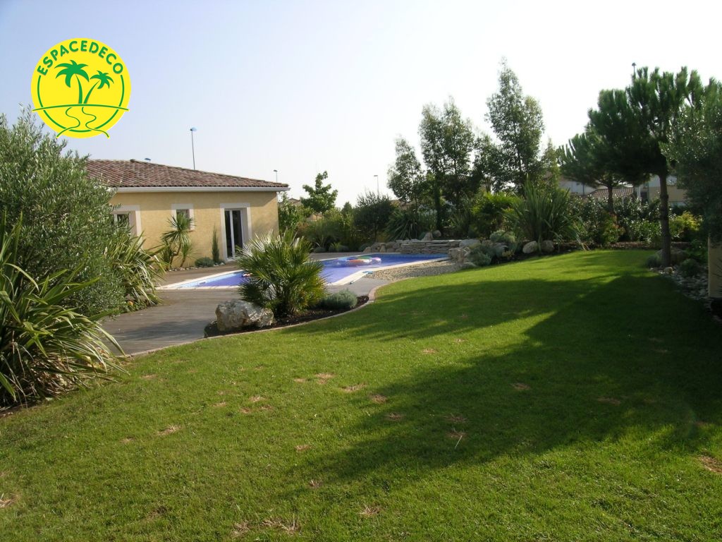 Plantation de votre gazon par Espacedéco.