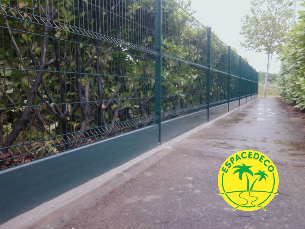 Clôture à panneaux rigide