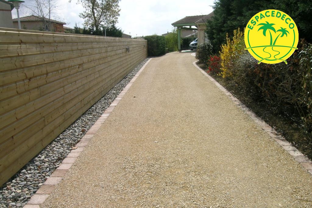 gravier compacté et pavé bordure posé sur béton Cugnaux