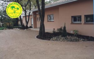 Plaques alvéolaires avec la pose de son gravier drainant espacedeco